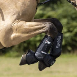 LeMieux Carbon Air XC Boots - Black Front -Lemie Horse Care Shop 588axc f c1105 00ad57e7 79ea 4093 b38e 88532190195f